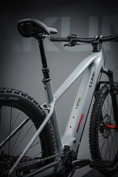Cube Reaction Hybrid RACE 800 - vulcan´n´orange
