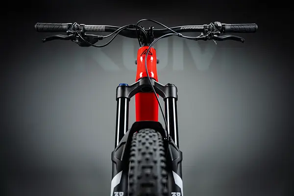 Steppenwolf Tundra 9.0 (800 Wh) 2026 - racing red gloss