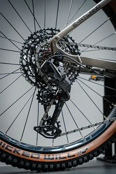 Crussis e-Atland 10.11-(715 Wh)