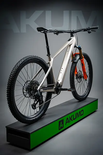 Crussis e-Hard 11.11 PRO (800 Wh) 2026