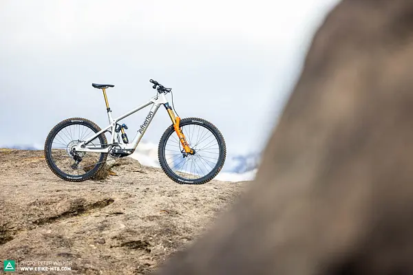 Které e-MTB s novým motorem Avinox M2S je pro vás to pravé? Přehled osmi elektrokol s pohonem Avinox