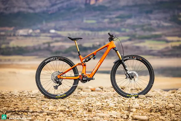 Megamo REASON CRB 01: Španělská raketa s motorem DJI Avinox pod lupo