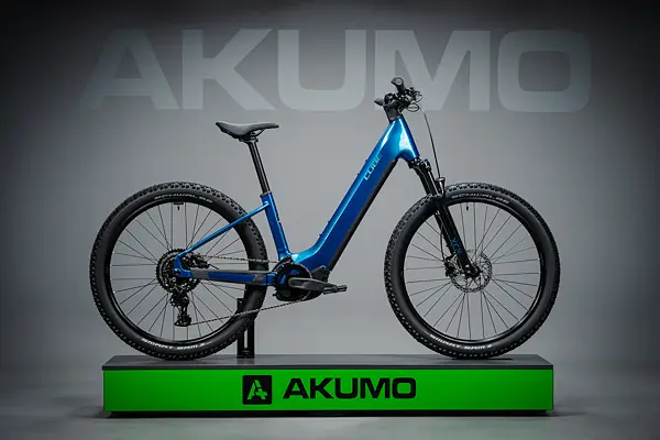 Cube Reaction Hybrid Performance 600, easy entry - electricblue´n´dazzle