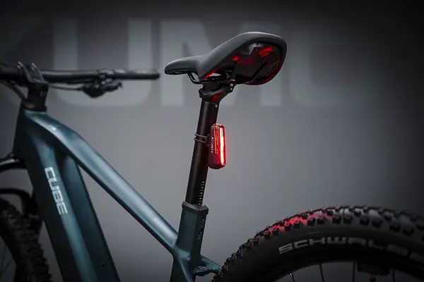 blikačka zadní MAX1 Ilumi 2.0 USB