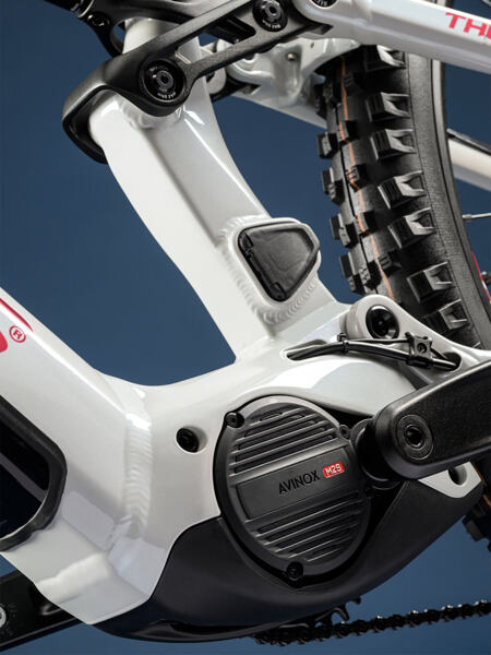 Kellys THEOS AX s Avinoxem: nový e-bike s vysokým výkonem a maximální kontrolou