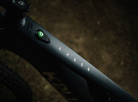 KELLYS Theos f70 sh 29"/27.5" 725wh