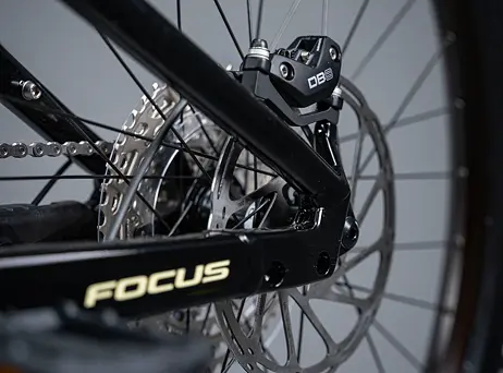 Focus Thron² 6.8 - Mineralgreen glossy/Magicblack glossy
