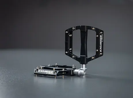 Platformové pedály EXUSTAR PB553
