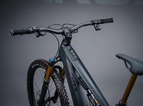 Cube Stereo Hybrid ONE44 HPC AT - Carbon´n´gold
