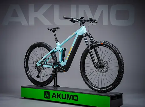Cube Stereo Hybrid 140 HPC Race 625 - Dazzle´n´orange