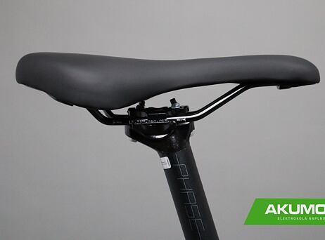 LEVIT MUAN MX 3 630 over black pearl