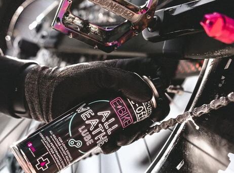 Mazivo na řetěz elektrokol do každého počasí, 250ml - MUC-OFF EBIKE ALL-WEATHER LUBE