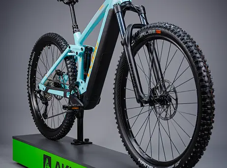 Cube Stereo Hybrid 140 HPC Race 625 - Dazzle´n´orange