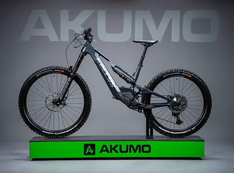 KELLYS Theos f70 sh 29"/27.5" 725wh