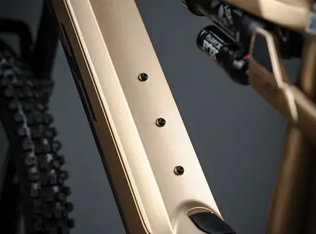 KTM Macina Kapoho 8972 - Golden Dust Matt (Black)