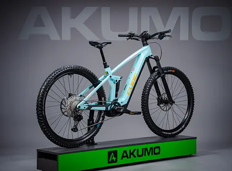 Cube Stereo Hybrid 140 HPC Race 625 - Dazzle´n´orange