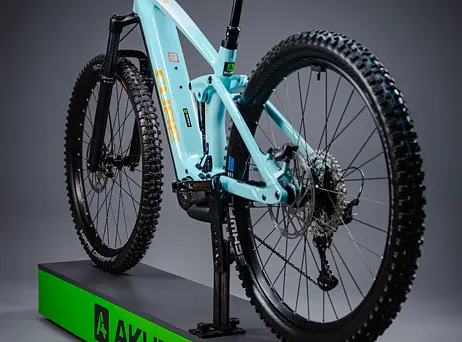 Cube Stereo Hybrid 140 HPC Race 625 - Dazzle´n´orange
