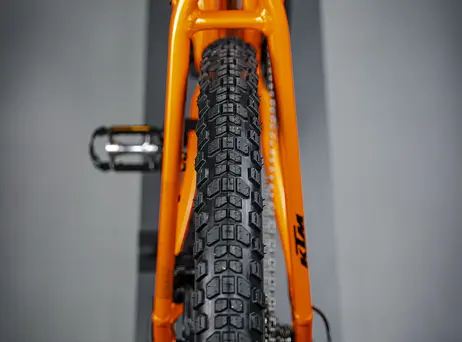 KTM Macina Team 892 - Fresh orange (Black)