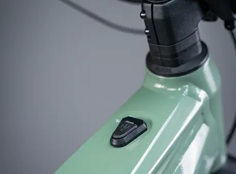 Focus Thron² 6.8 - Mineralgreen glossy/Magicblack glossy
