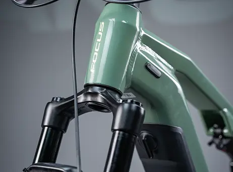 Focus Thron² 6.8 - Mineralgreen glossy/Magicblack glossy
