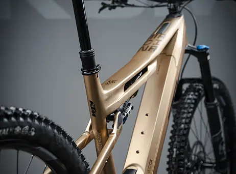 KTM Macina Kapoho 8972 - Golden Dust Matt (Black)