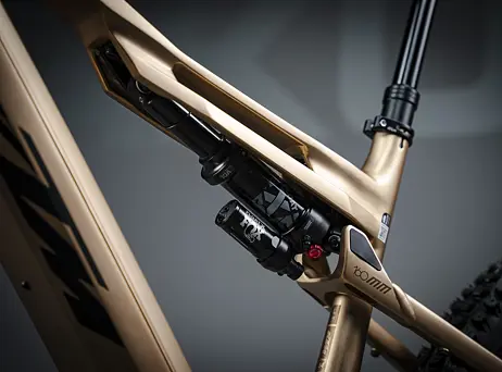 KTM Macina Kapoho 8972 - Golden Dust Matt (Black)