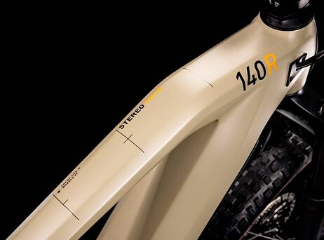 Cube Stereo Hybrid 140 HPC Race 625 - Desert´n´orange