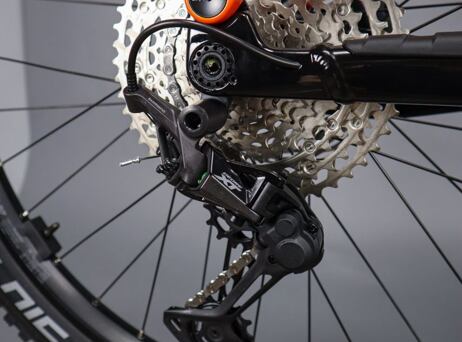 KTM Macina Lycan 771 - Flaming Black (Space Orange)