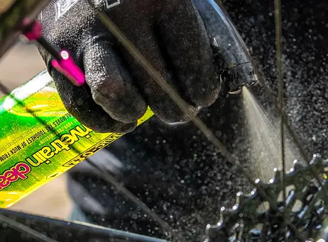Silně odmašťující bio čistič na řetězy, 500 ml - MUC-OFF BIO DRIVETRAIN CLEANER