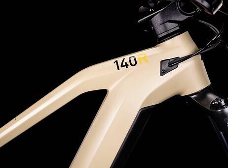 Cube Stereo Hybrid 140 HPC Race 625 - Desert´n´orange