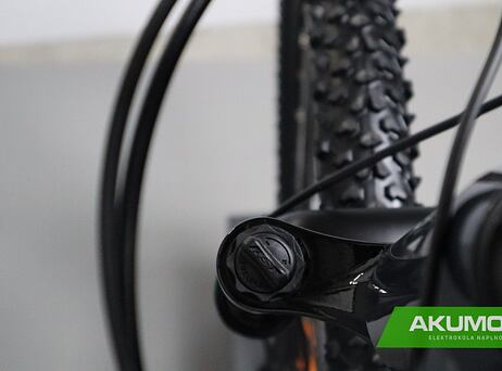 LEVIT MUAN MX 3 630 over black pearl