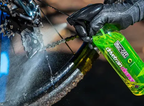 Silně odmašťující bio čistič na řetězy, 500 ml - MUC-OFF BIO DRIVETRAIN CLEANER