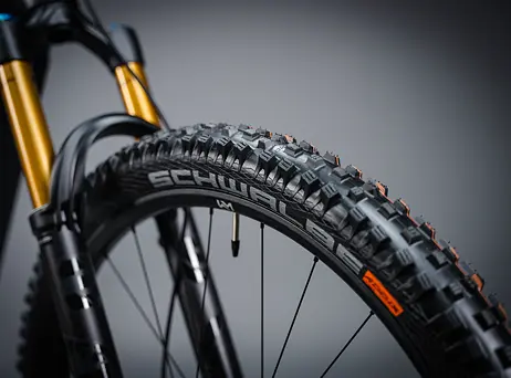Cube Stereo Hybrid ONE44 HPC AT - Carbon´n´gold