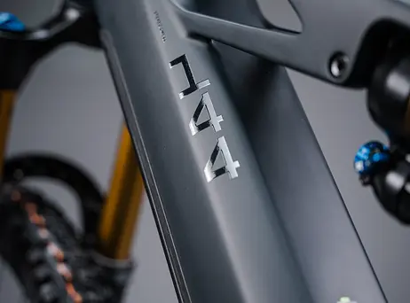Cube Stereo Hybrid ONE44 HPC AT - Carbon´n´gold