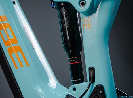 Cube Stereo Hybrid 140 HPC Race 625 - Dazzle´n´orange