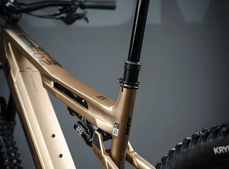 KTM Macina Kapoho 8972 - Golden Dust Matt (Black)